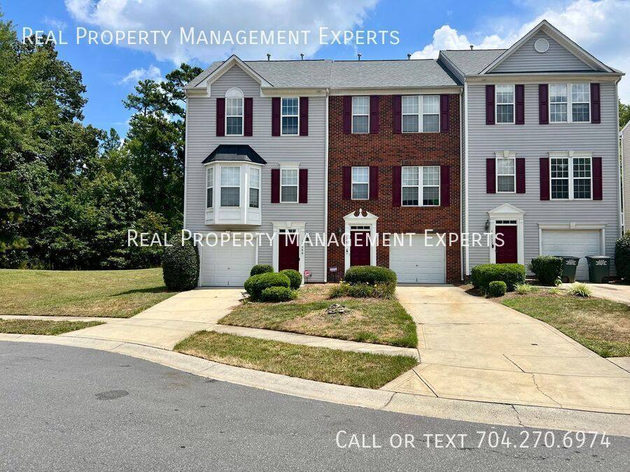 Townhouse for rent at 10340 Garrett Grigg Rd, Charlotte, NC 28262