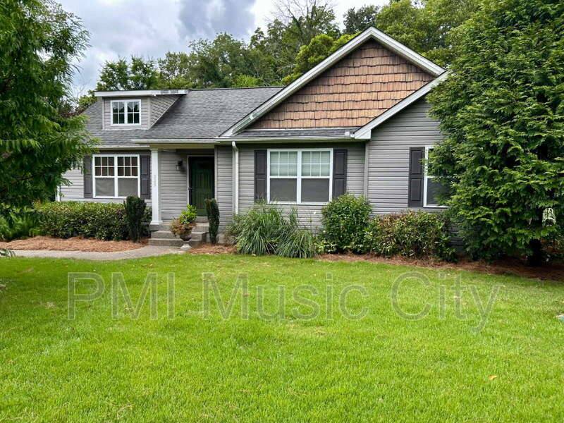 House for rent at 225 Hickory Dr, Kingston Springs, TN 37082