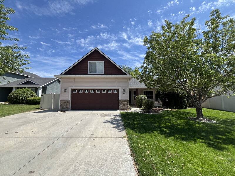 House for rent at 1754 N Veridian Ave, Kuna, ID 83634