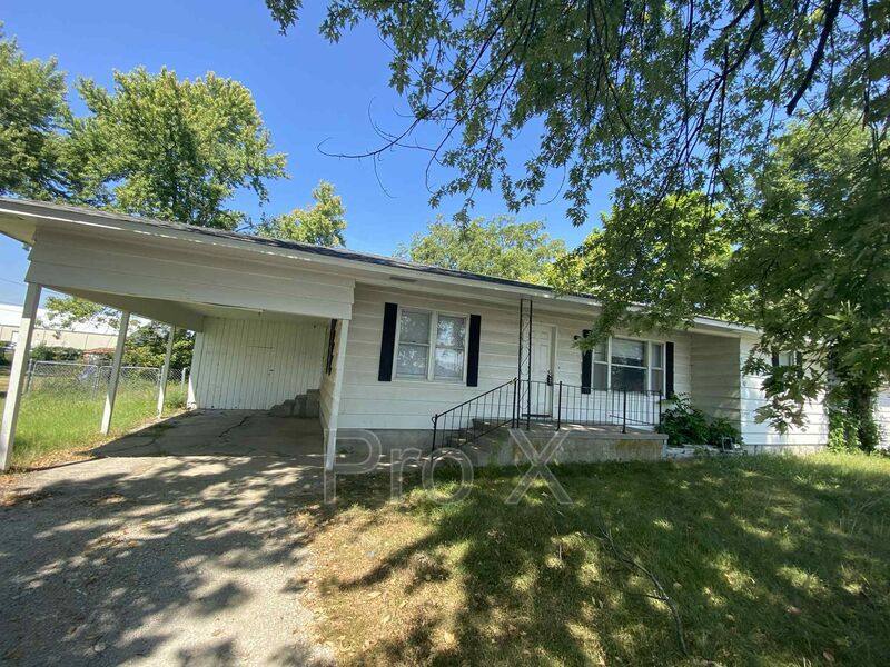 House for rent at 2239 S Garrison Ave, Carthage, MO 64836