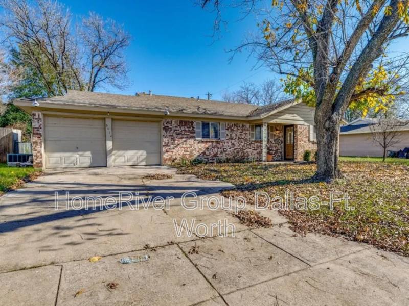 House for rent at 5412 Greenwood Way, North Richland Hills, TX 76180