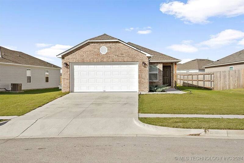 House for rent at 11532 S 277th E Ave, Coweta, OK 74429