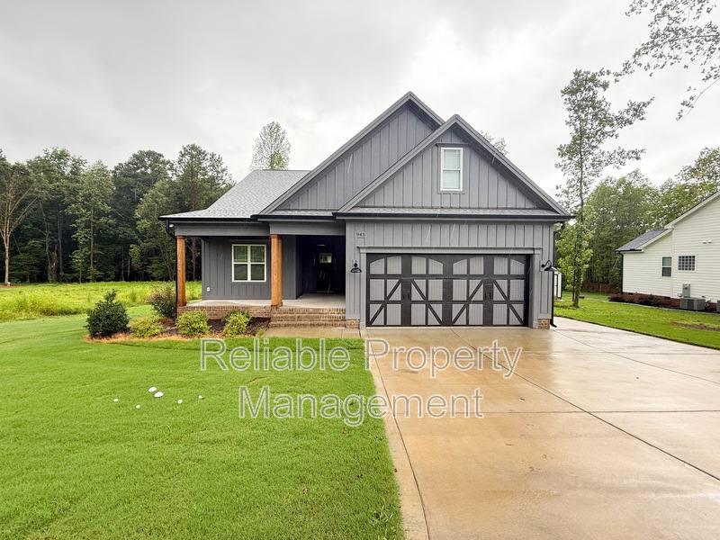 House for rent at 945 Lynch Rd, Selma, NC 27576