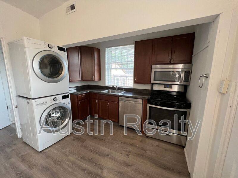 Apartment for rent at 1364 McCausland Ave #2N, Saint Louis, MO 63117