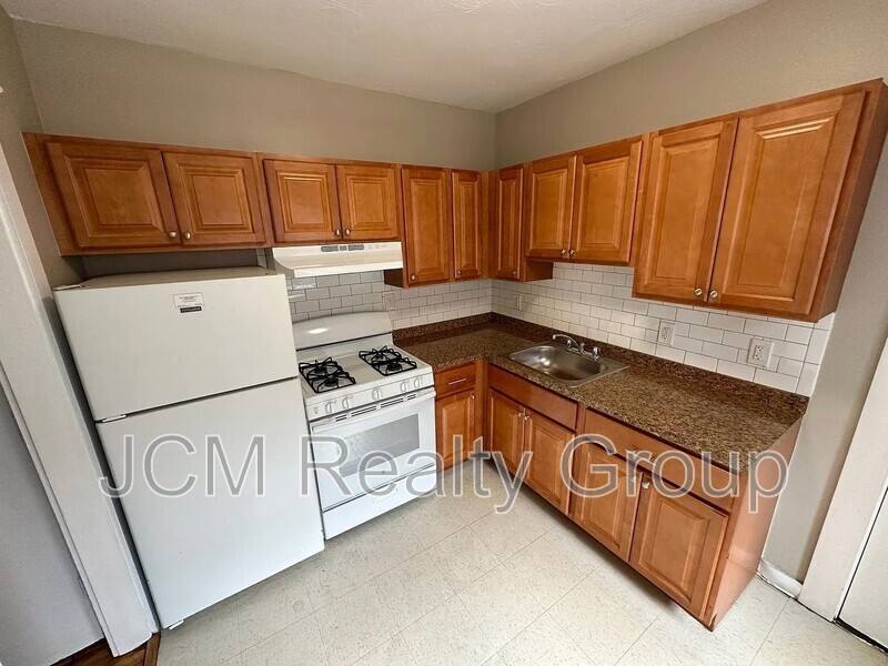 Apartment for rent at 192 Washinton St #303 3rd Floor, Lynn, MA 01902
