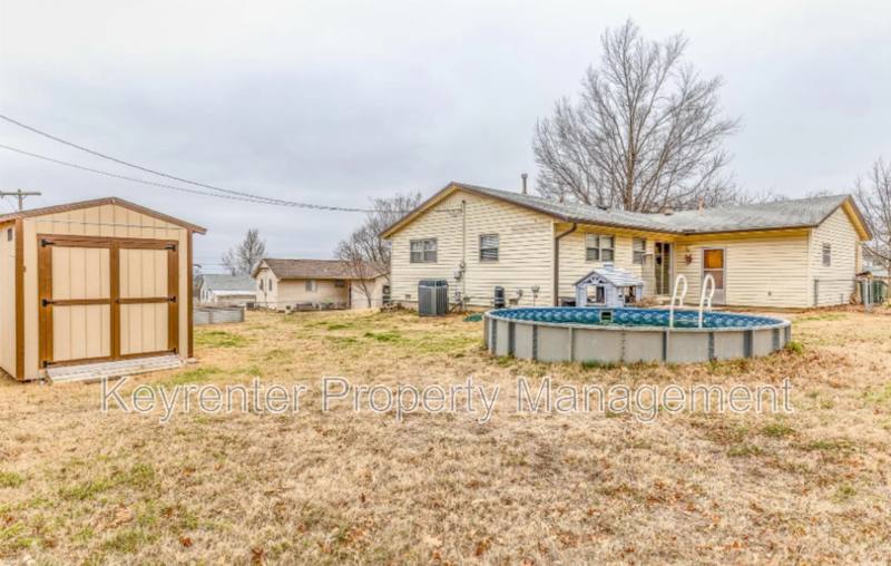 House for rent at 1055 Cedar Ave, Sand Springs, OK 74063