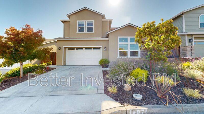 House for rent at 1807 Palisades Dr, Santa Rosa, CA 95403