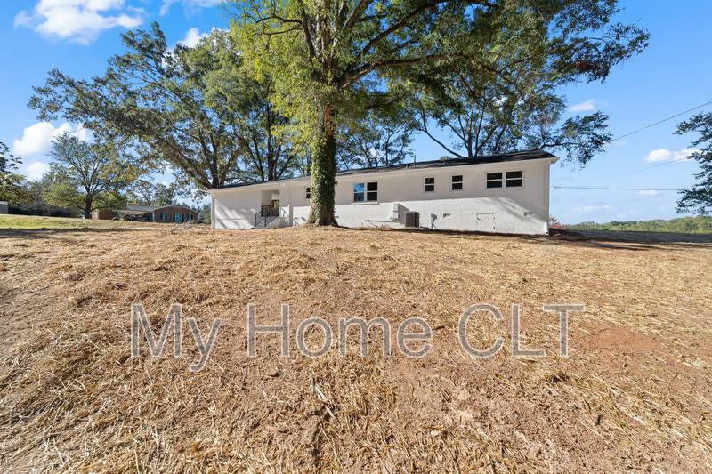 House for rent at 3503 Linwood Rd, Gastonia, NC 28052