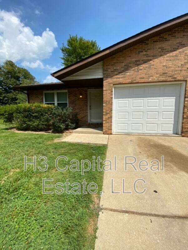 Apartment for rent at 2 Innsbruck Lane, Belleville, IL 62221