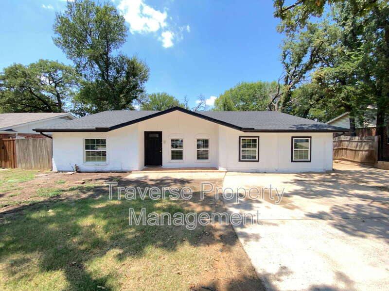 House for rent at 1011 N Lucas Dr, Grapevine, TX 76051