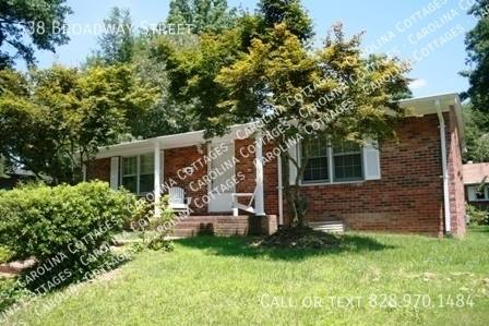 House for rent at 538 Broadway St, Hendersonville, NC 28739