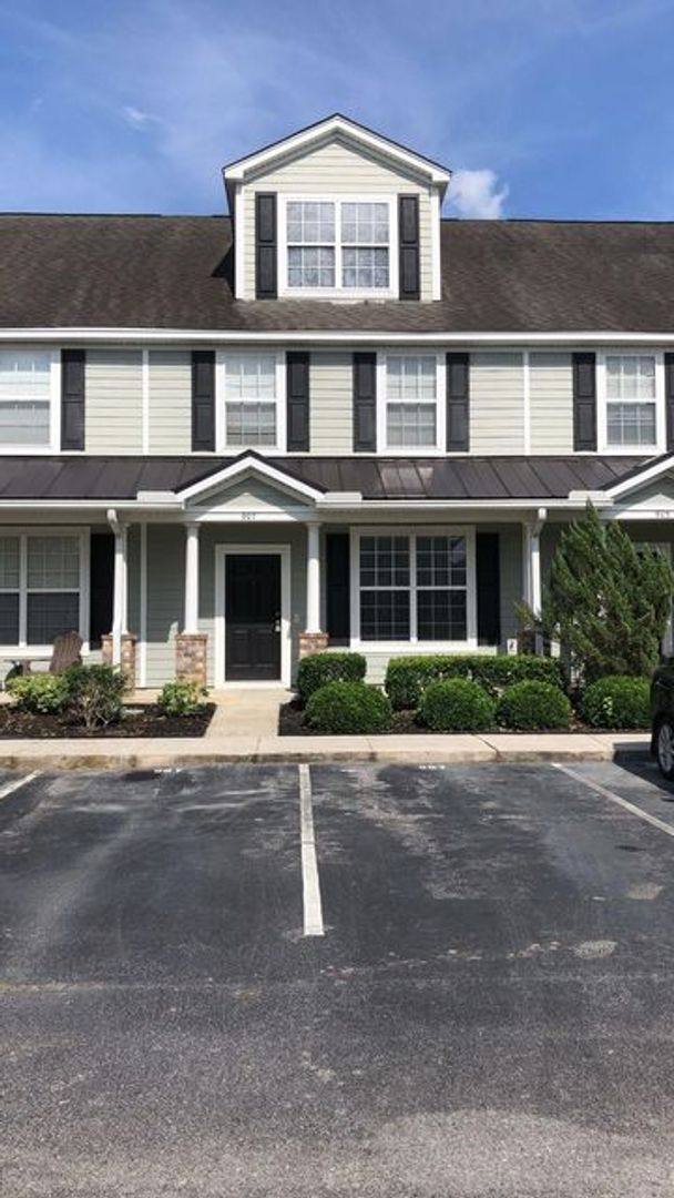 Townhouse for rent at 907 Hemingway Circle, Summerville, SC 29483