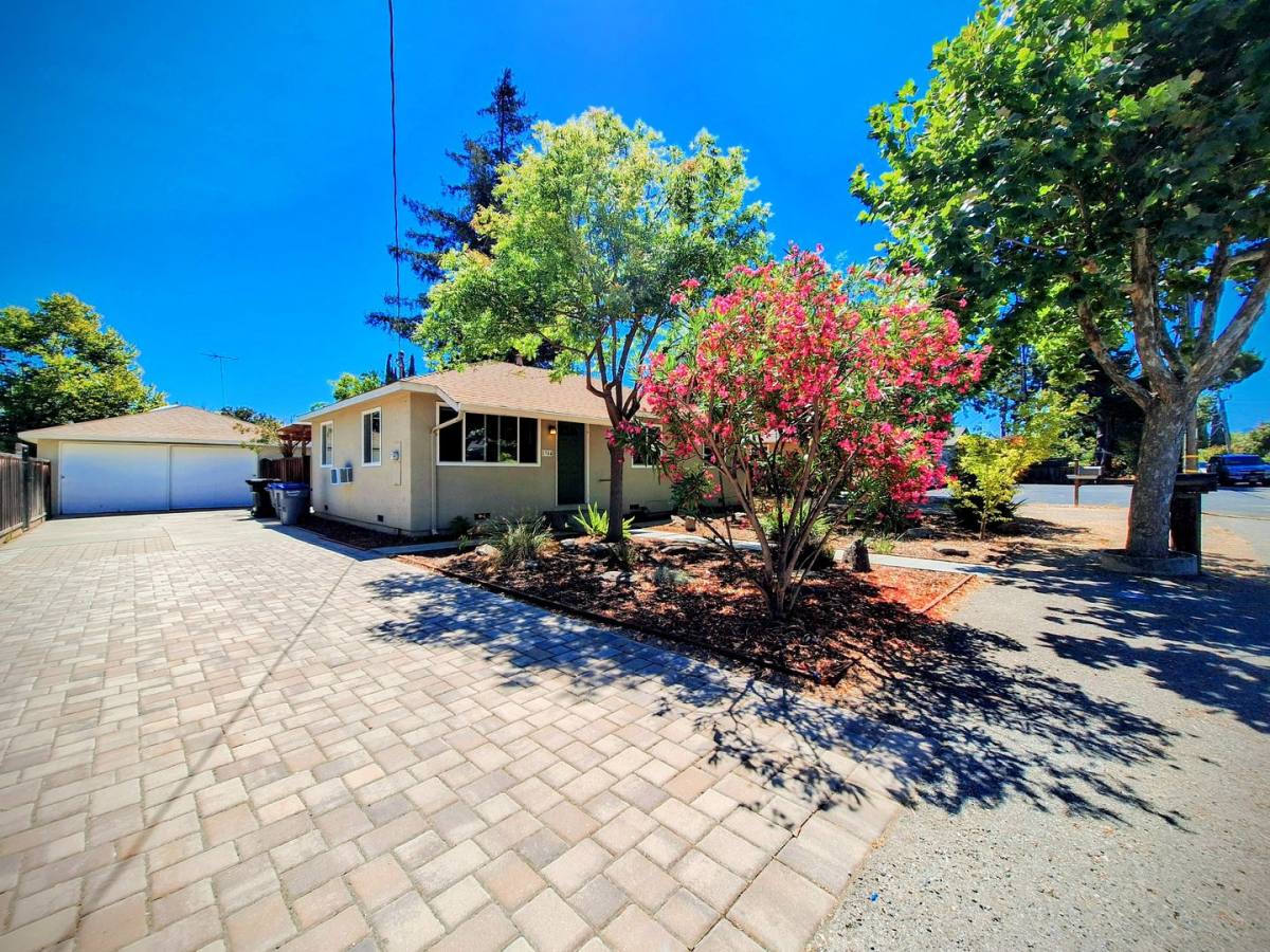Apartment for rent at 1344 Warner Ave, Sunnyvale, CA 94087