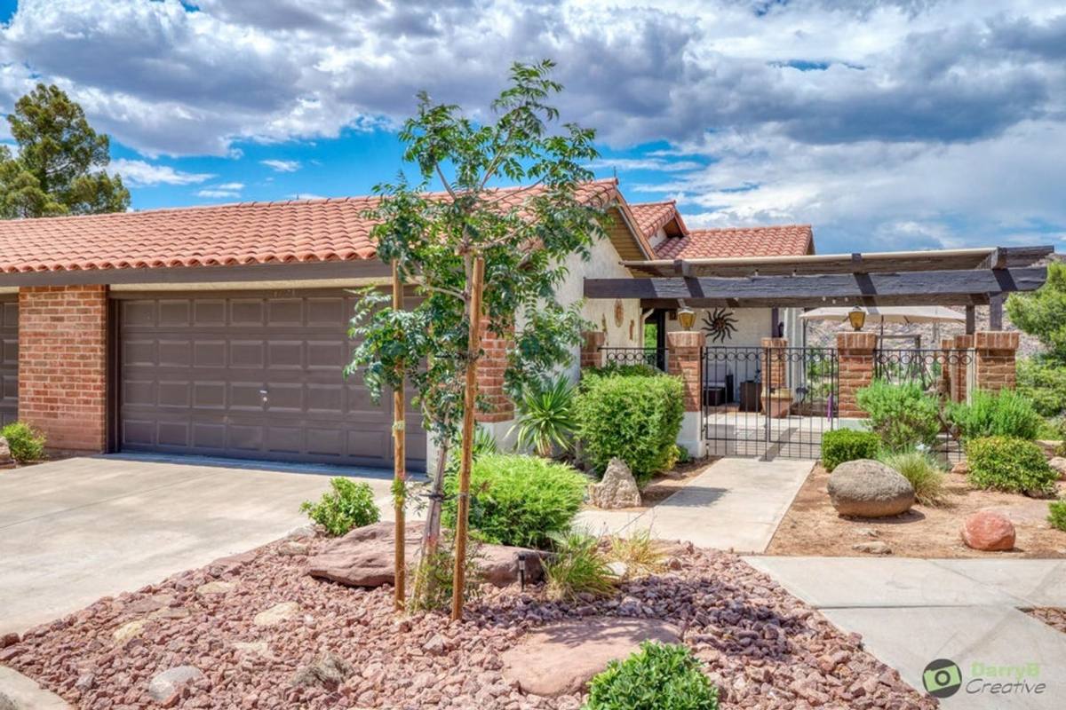Townhouse for rent at 300 W 2025 S, Saint George, UT 84770