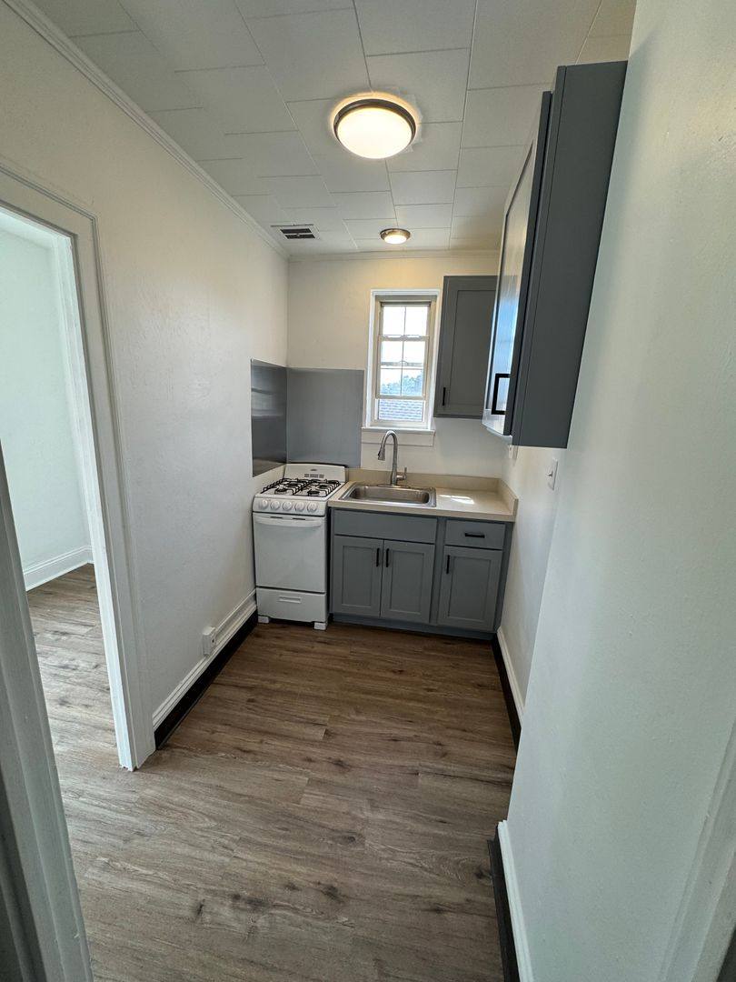 Apartment for rent at 572 Chestnut St, Meadville, PA 16335