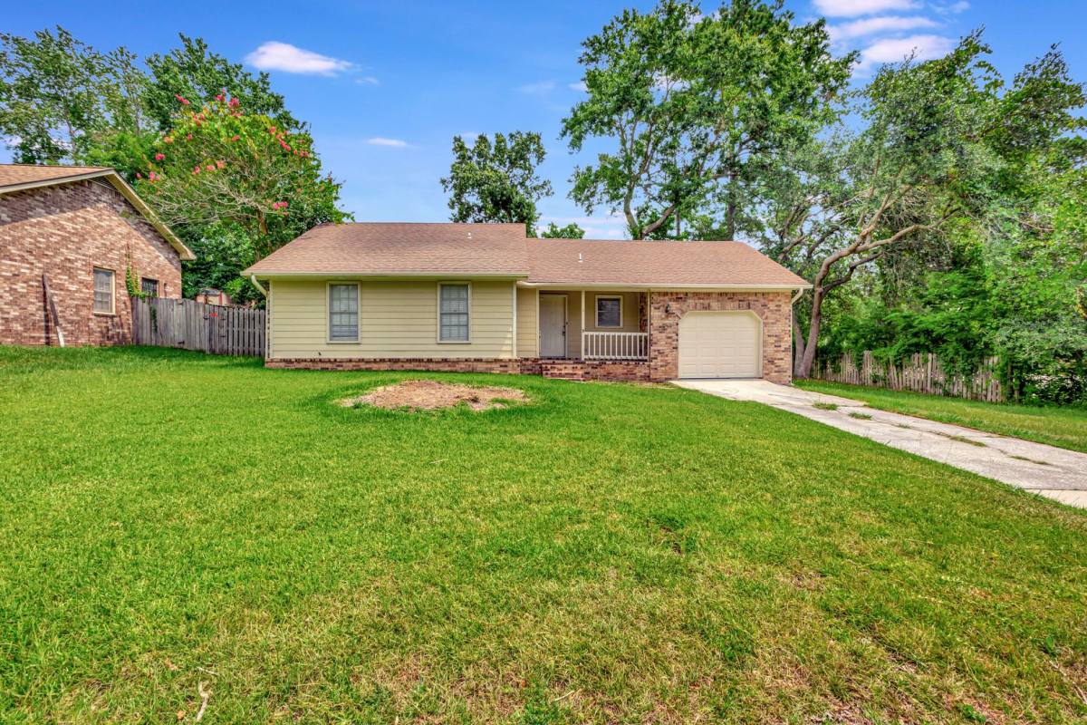 House for rent at 2 Kenilworth Rd, Goose Creek, SC 29445