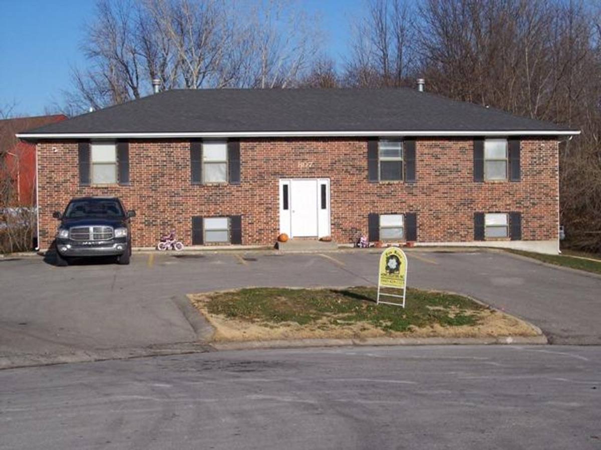 Apartment for rent at 807 Foster Lane, Warrensburg, MO 64093