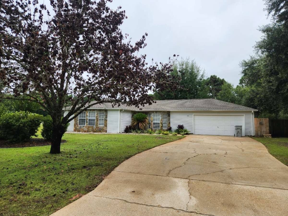 House for rent at 6507 Flagler Dr, Gulf Breeze, FL 32563