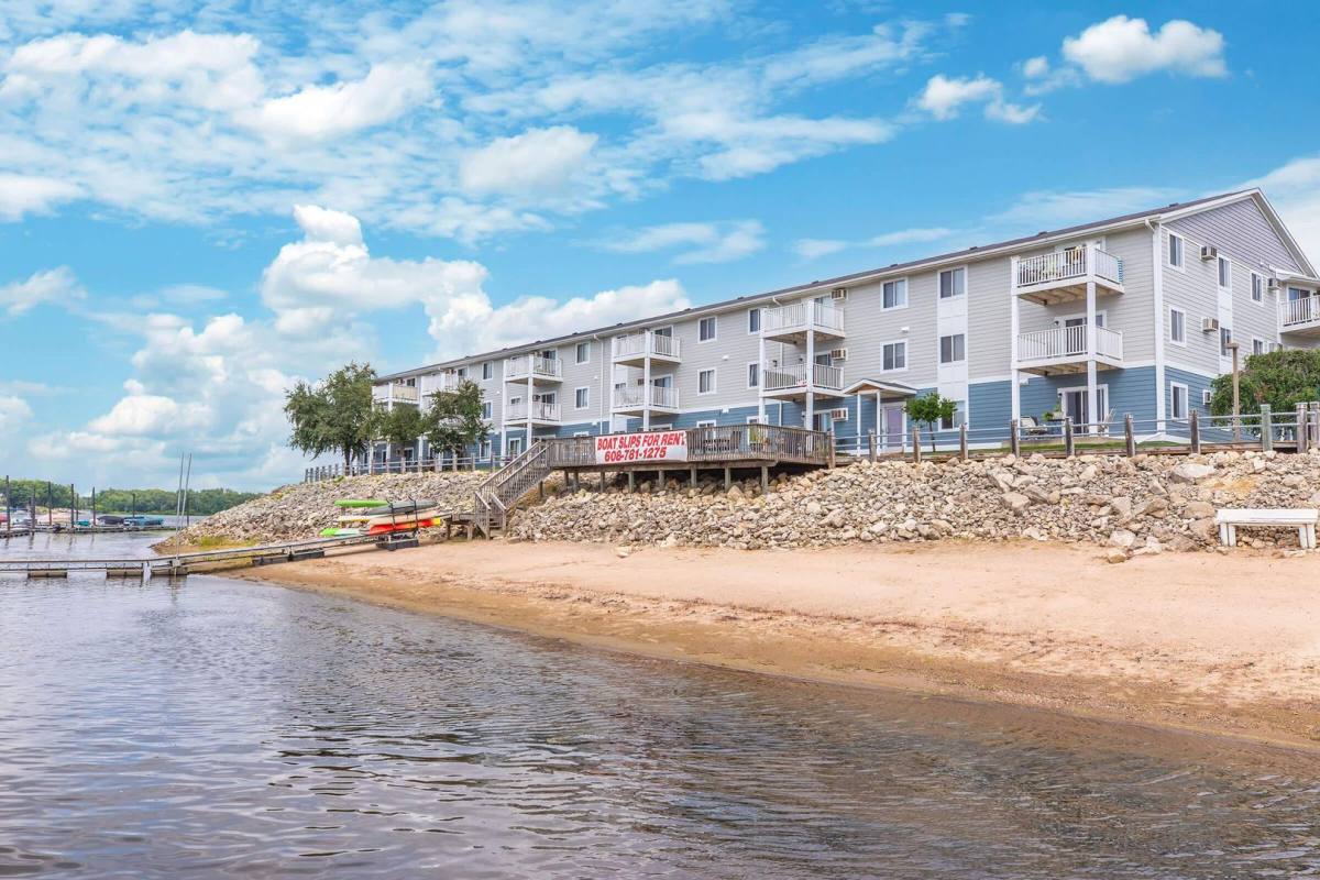 Apartment for rent at River's Edge, 403 Gillette St, La Crosse, WI 54603