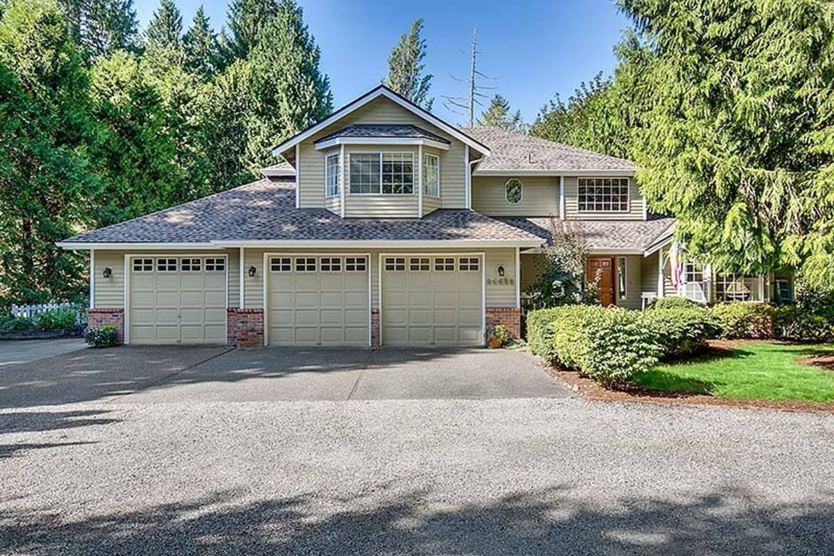 House for rent at 24425 NE 26th St, Sammamish, WA 98074
