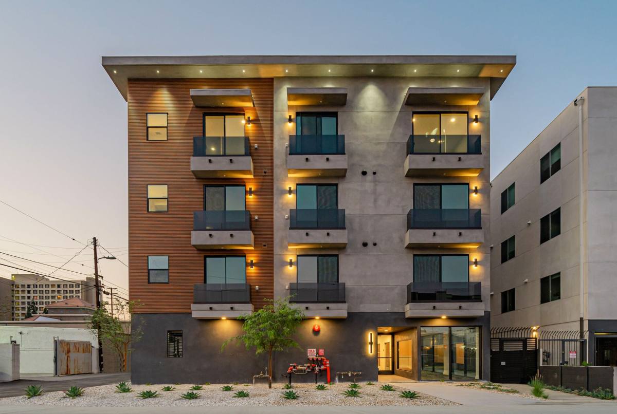 Apartment for rent at 10947 Hartsook St, North Hollywood, CA 91601