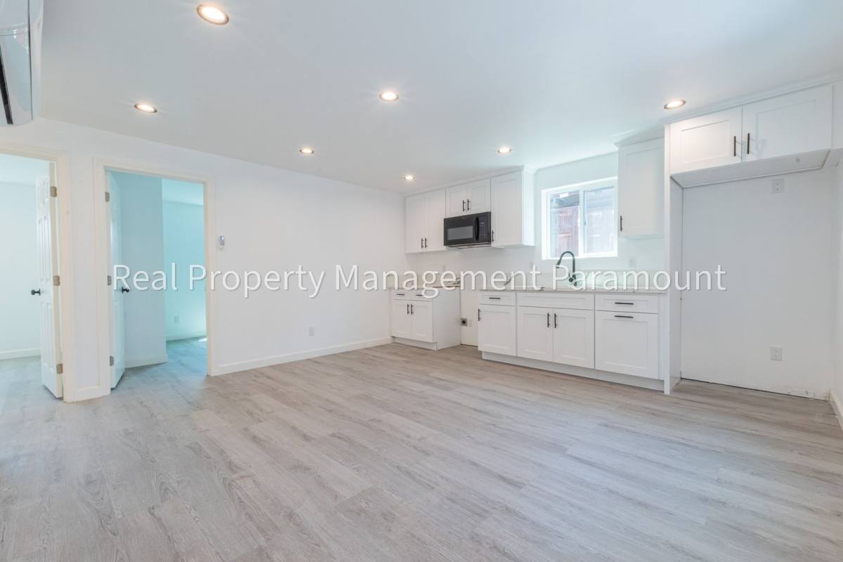 Apartment for rent at 410 E Colden Ave, Los Angeles, CA 90003