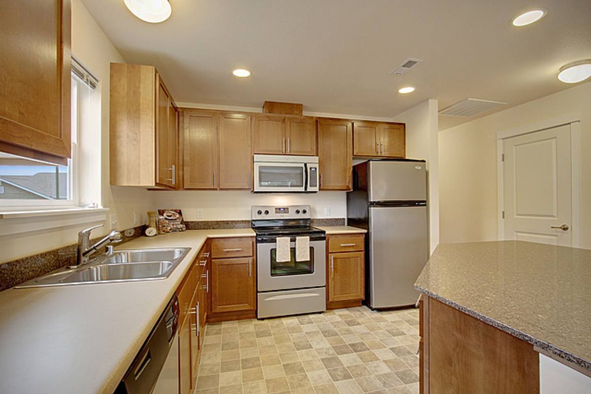 Apartment for rent at 3602 N Narrows Dr, Tacoma, WA 98407