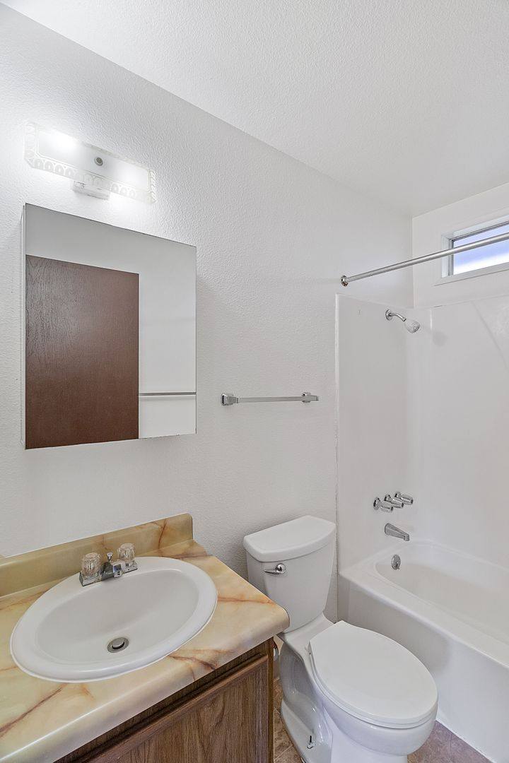 Townhouse for rent at 717 NE 82nd Ave, Vancouver, WA 98664
