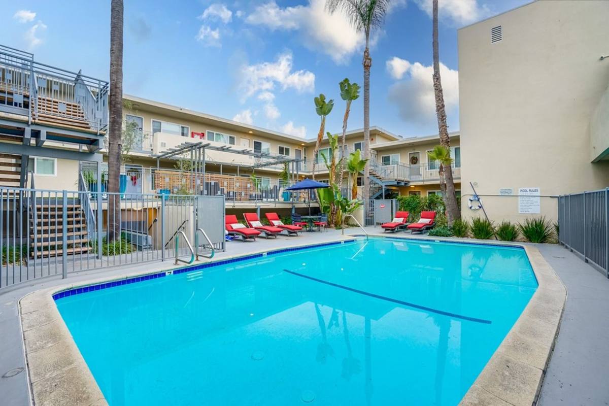 Apartment for rent at 621 E 99th St, Inglewood, CA 90301