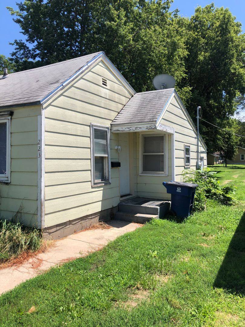 House for rent at 223 SW 3rd St, Newton, KS 67114