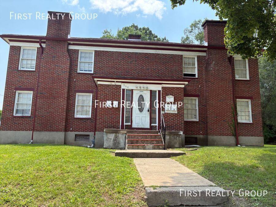 Apartment for rent at 364 Delaware Ave #2, Dayton, OH 45405