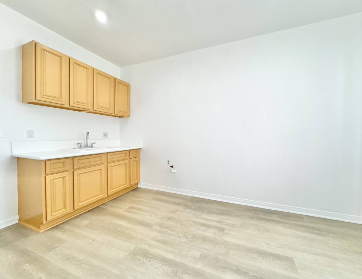 Apartment for rent at 1209 S Lake St #419, Los Angeles, CA 90006