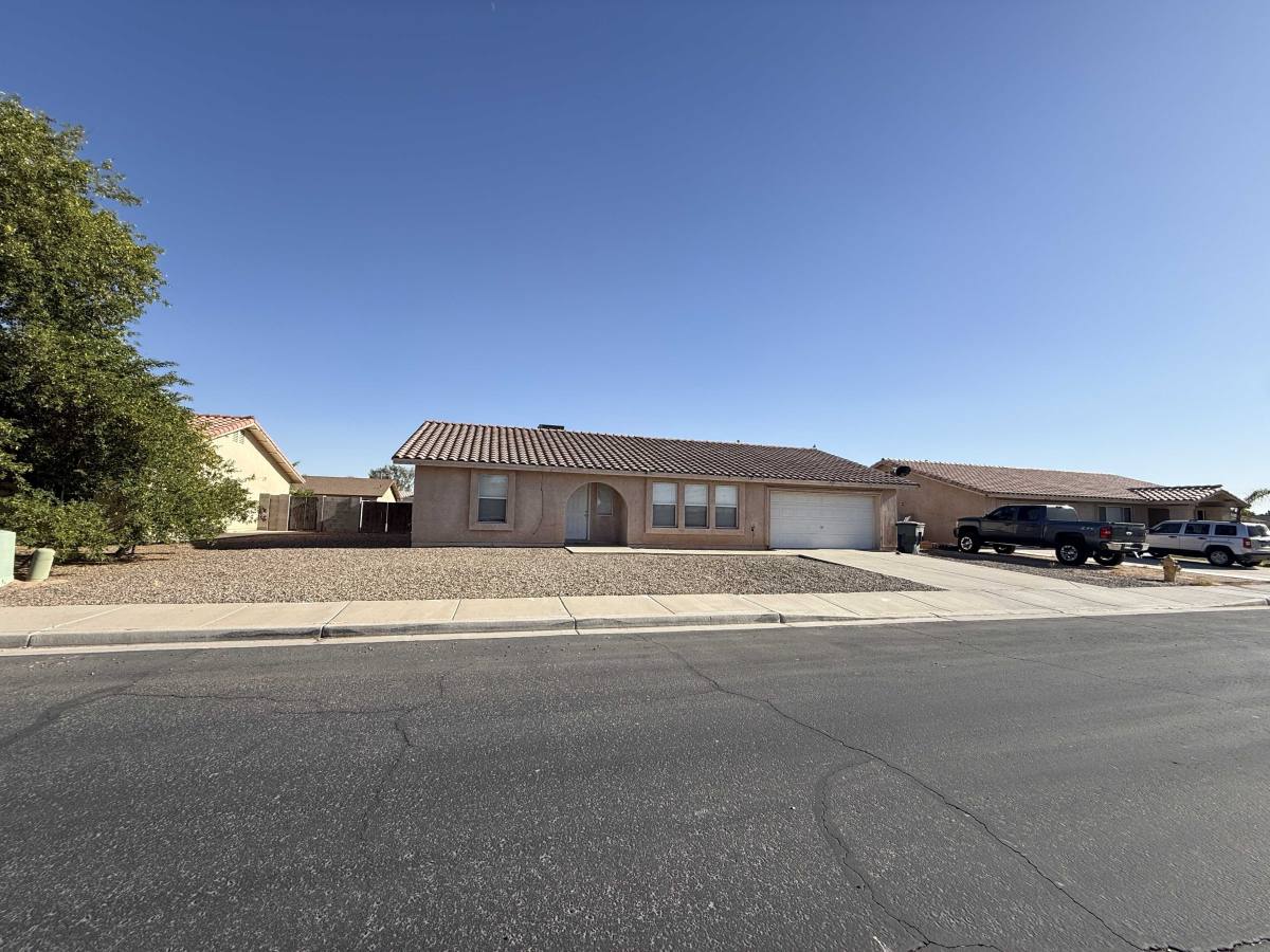 House for rent at 6141 E 40th Place, Yuma, AZ 85365
