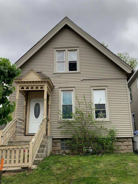 Apartment for rent at 2305 W Burnham St, Milwaukee, WI 53204