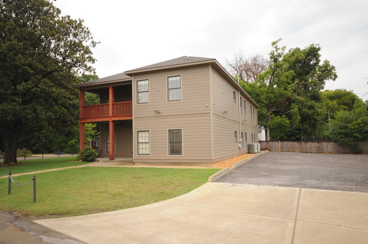 Apartment for rent at 497 Wesley Place A-B, Tuscaloosa, AL 35401