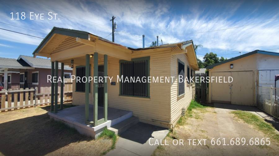 House for rent at 118 Eye St, Bakersfield, CA 93304