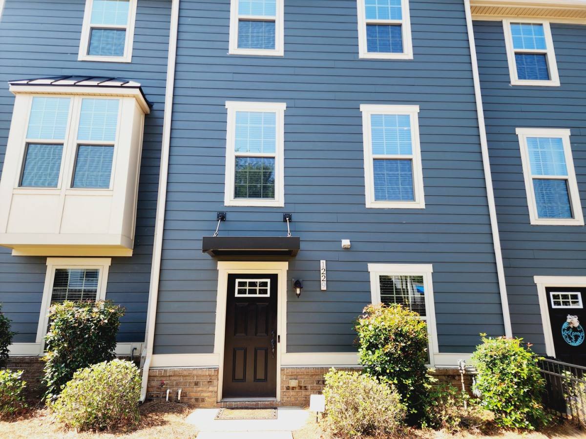 Townhouse for rent at 1229 Queen Lyon Court, Charlotte, NC 28205