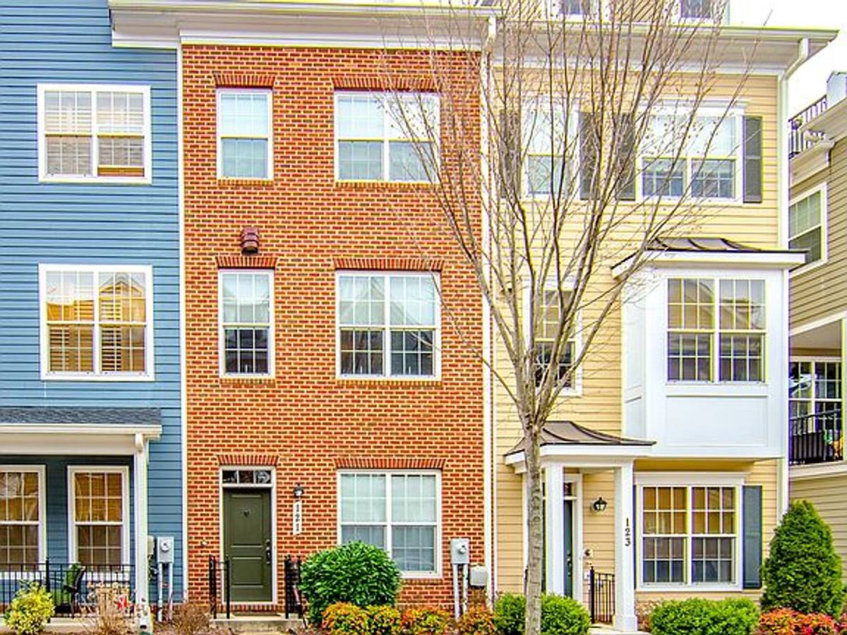 Townhouse for rent at 121 Meridian Lane, Towson, MD 21286