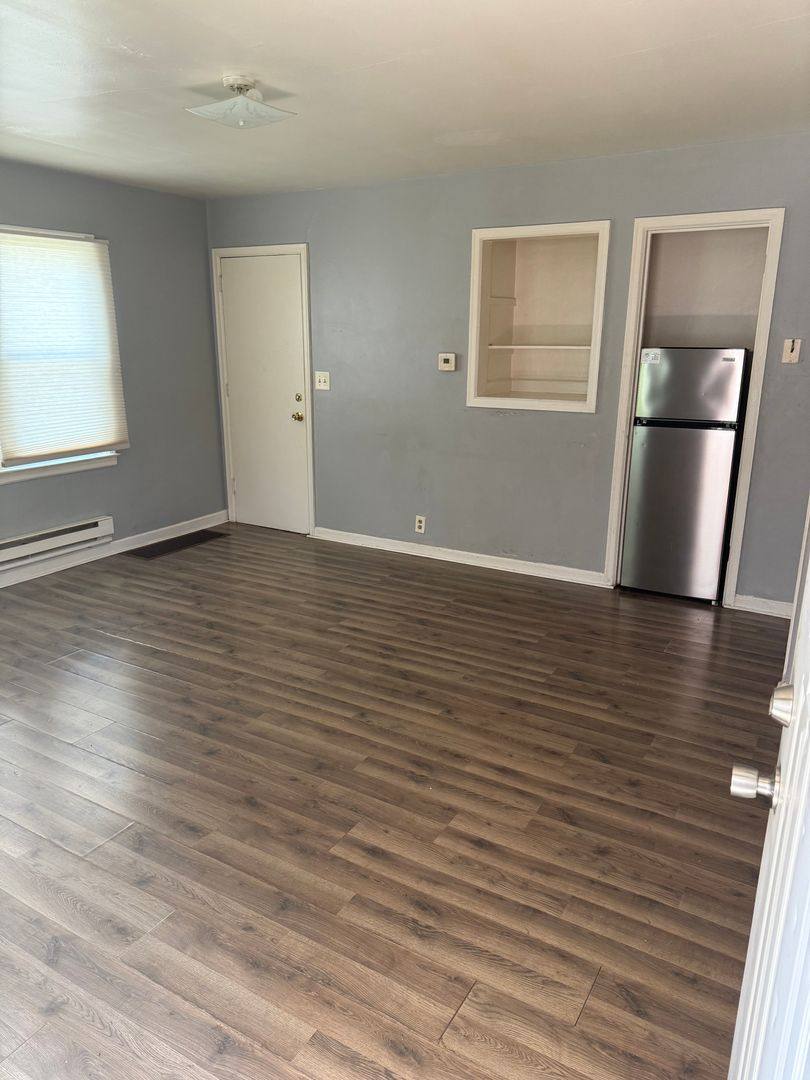 Apartment for rent at 2240-2244 Broadway, Rockford, IL 61104