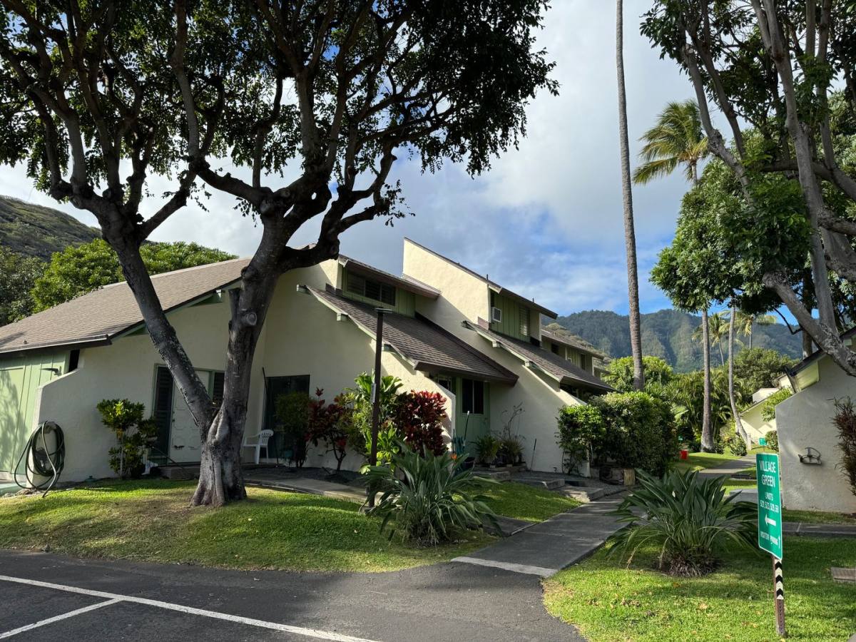 House for rent at 521-3 Pepeekeo St #13A, Honolulu, HI 96825