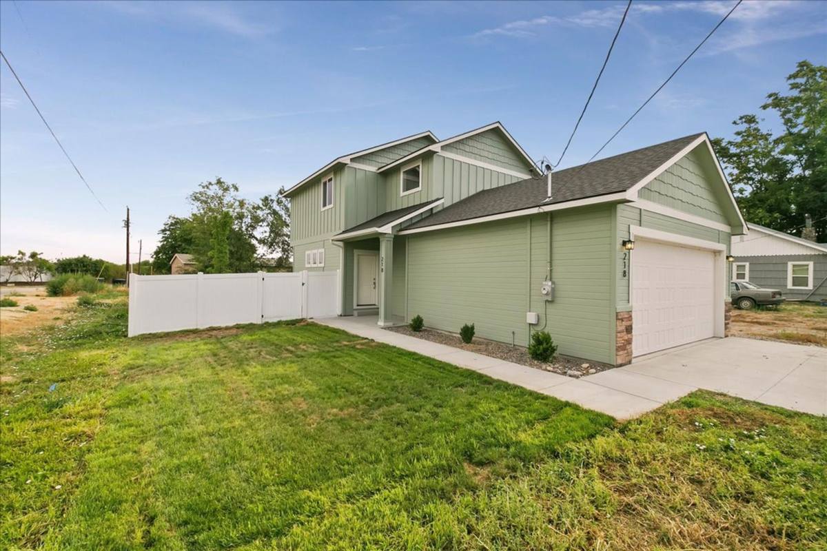 House for rent at 218 W Nevada Ave, Homedale, ID 83628