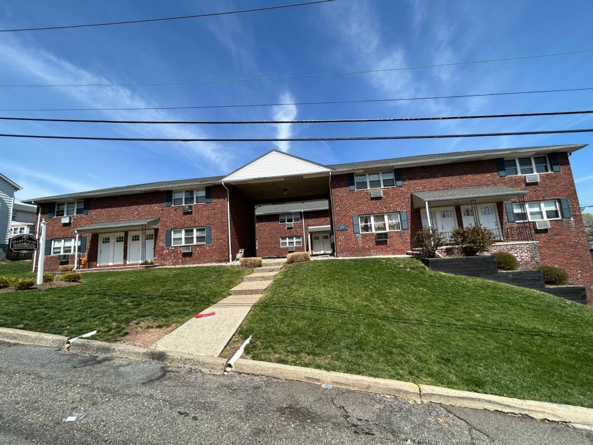 Apartment for rent at 216 Mary St, Hackensack, NJ 07601
