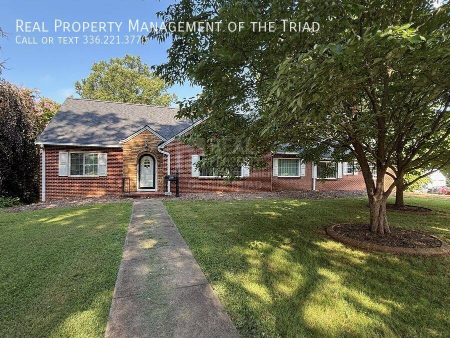 Apartment for rent at 3300 Anderson Dr, Winston Salem, NC 27127