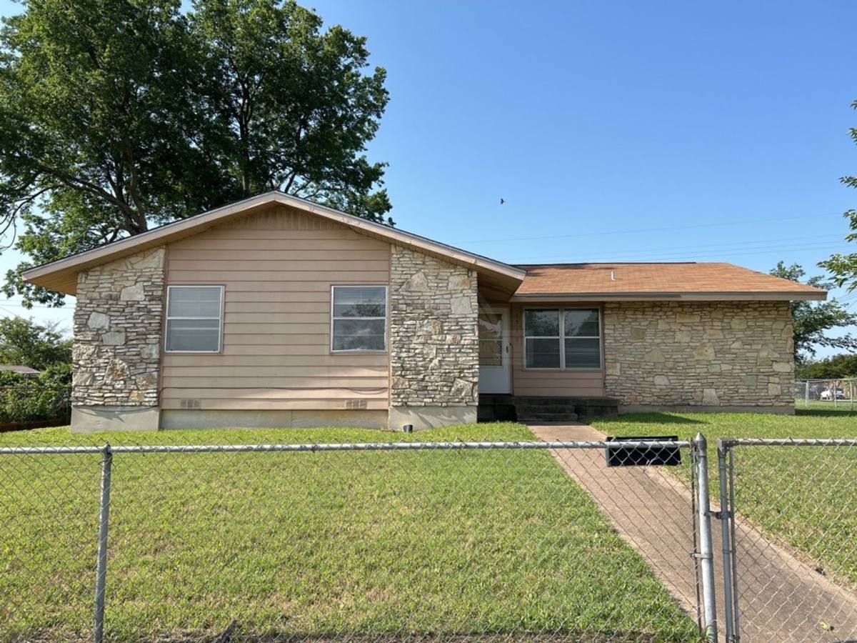 House for rent at 1510 Metropolitan Dr, Killeen, TX 76541