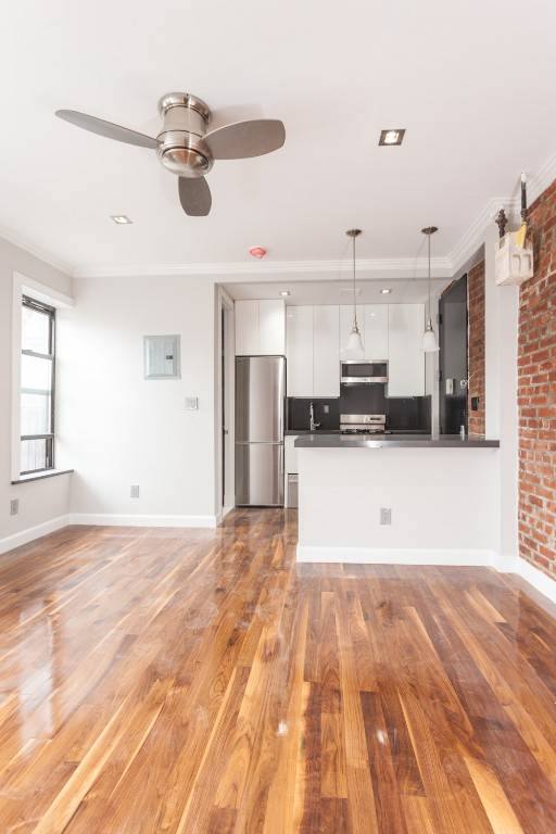 Apartment for rent at 1600 Tomlinson Ave #5, Bronx, NY 10461