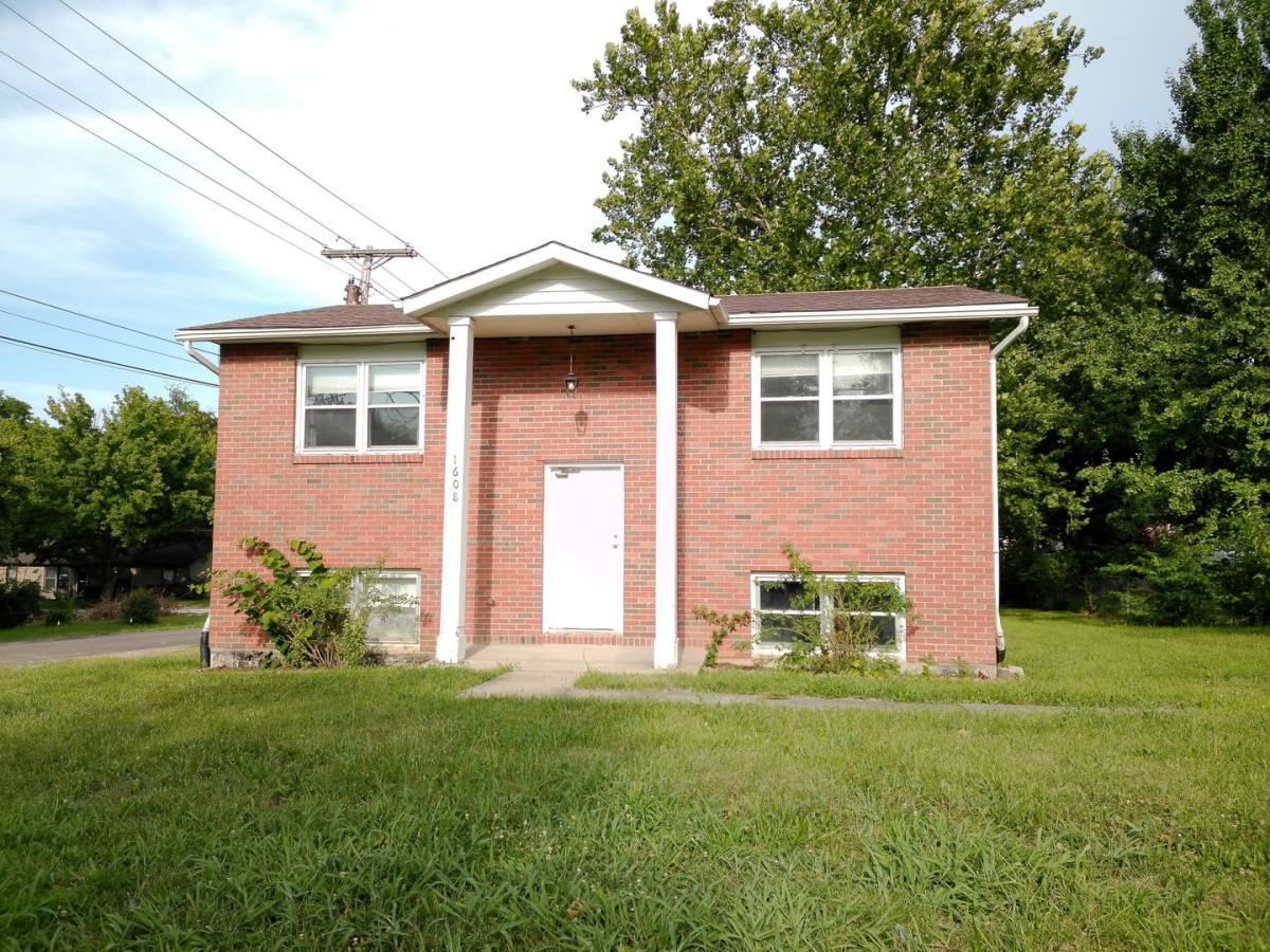 Apartment for rent at 1608 Boyd Lane, Columbia, MO 65201