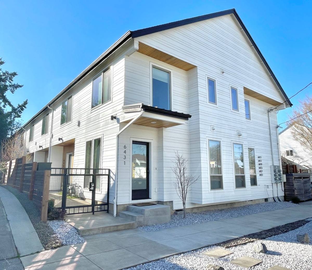 Townhouse for rent at 6431 N Montana Ave, Portland, OR 97217