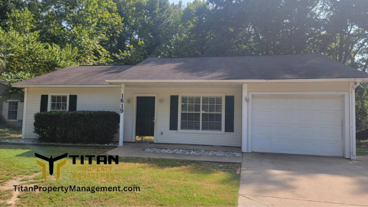 House for rent at 1619 Highway 35S, Benton, AR 72015