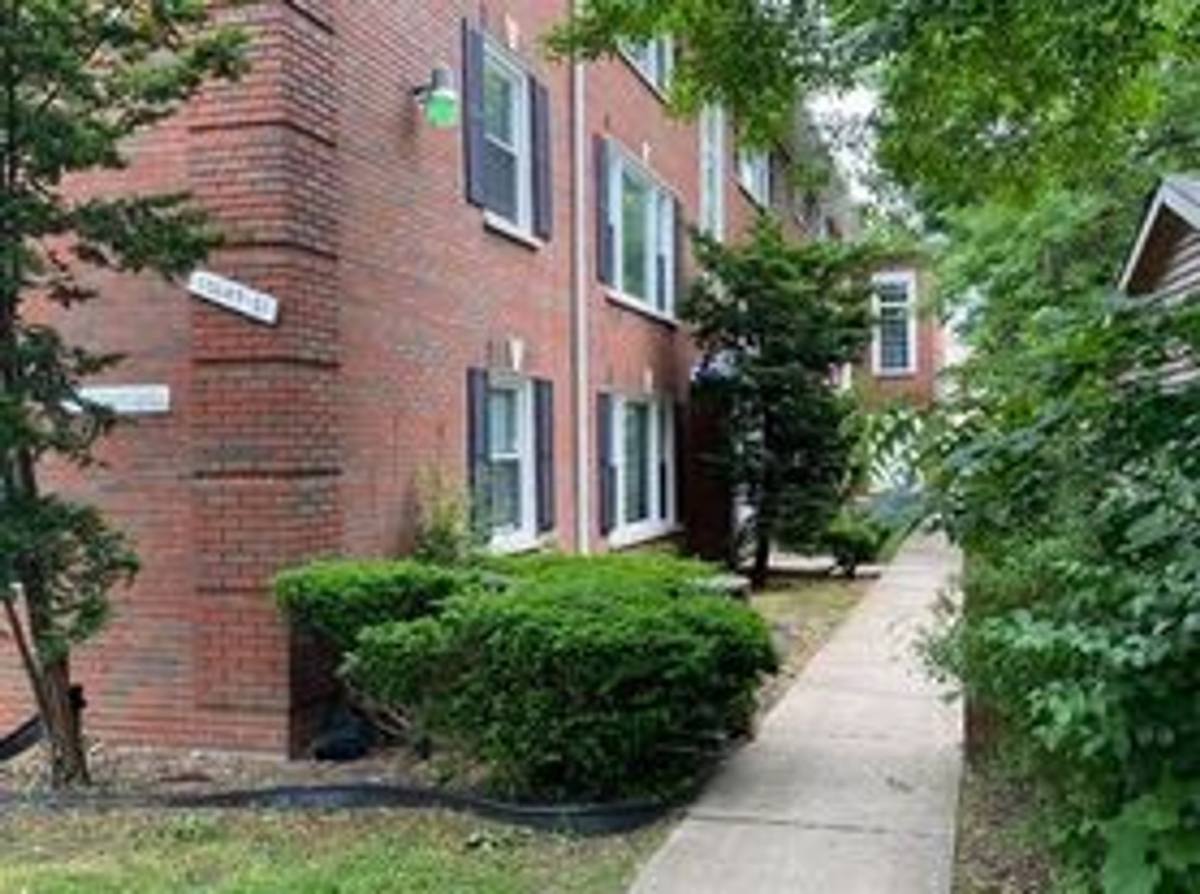 Apartment for rent at 10320 S Walden Parkway, Chicago, IL 60643