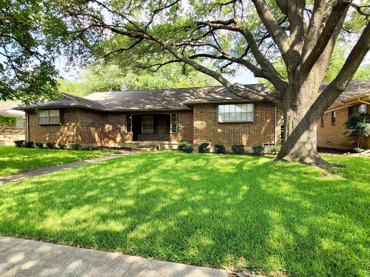 House for rent at 7544 Brentcove Circle, Dallas, TX 75214